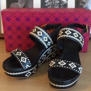 Tory Burch wedge sandal sz 6